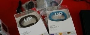 南京玄武區(qū)實(shí)體店Jawbone UP2智能手環(huán)現(xiàn)貨熱銷中，黑色藍(lán)色任選